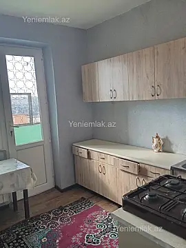 Satılır 3 otaqlı köhnə tikili 75 m²