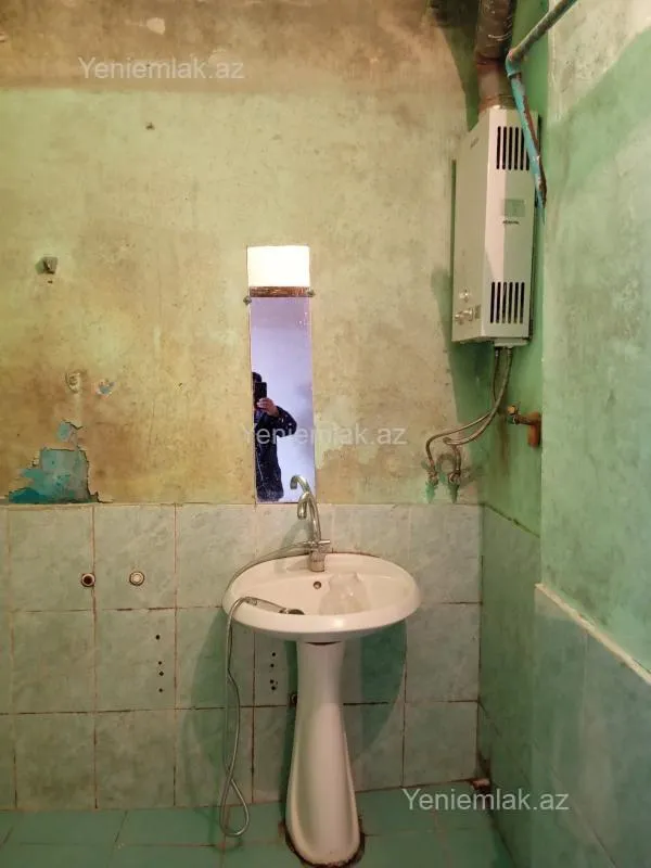 Satılır 3 otaqlı köhnə tikili 75 m²