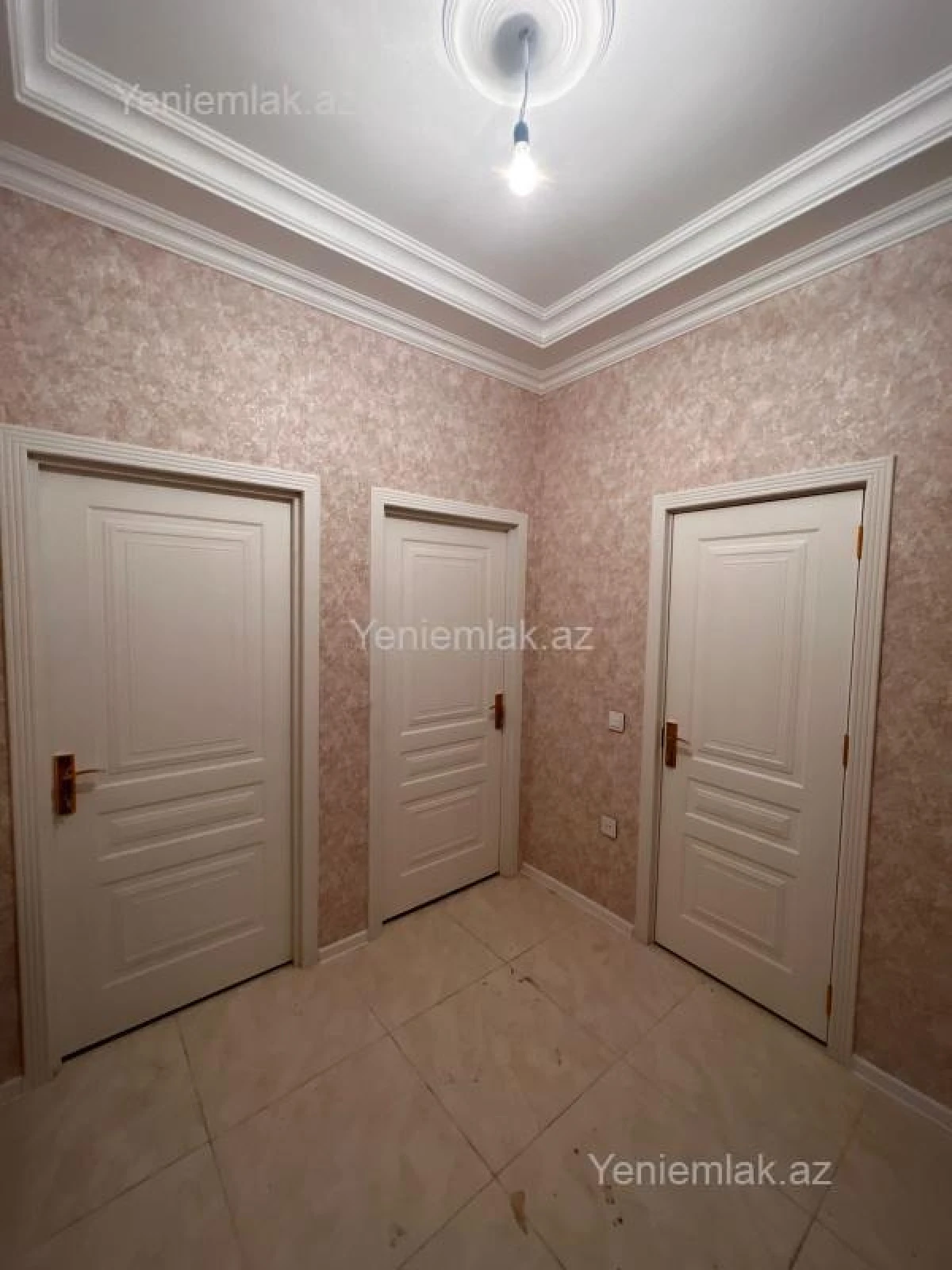Satılır 2 otaqlı yeni tikili 70 m²