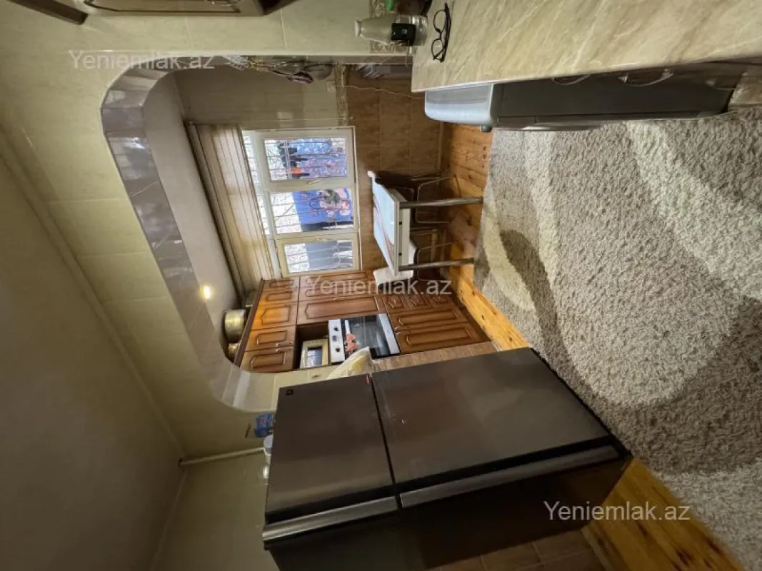 Satılır 4 otaqlı köhnə tikili 110 m²