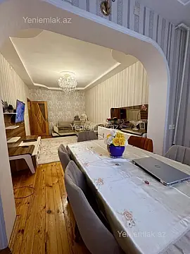 Satılır 4 otaqlı köhnə tikili 110 m²
