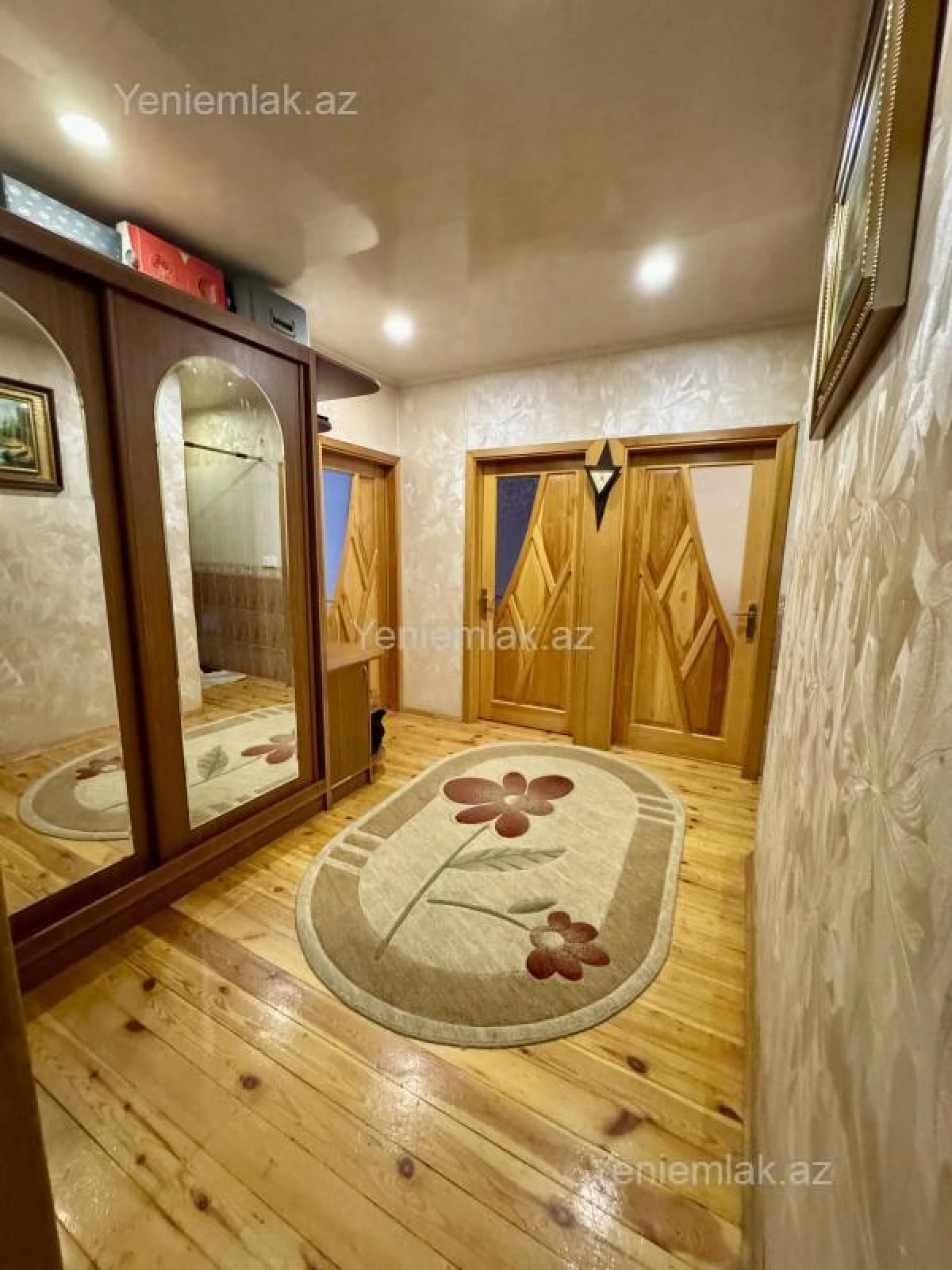 Satılır 4 otaqlı köhnə tikili 110 m²