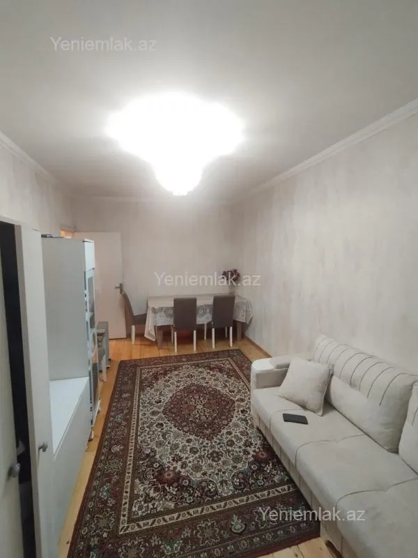 Satılır 2 otaqlı köhnə tikili 55 m²