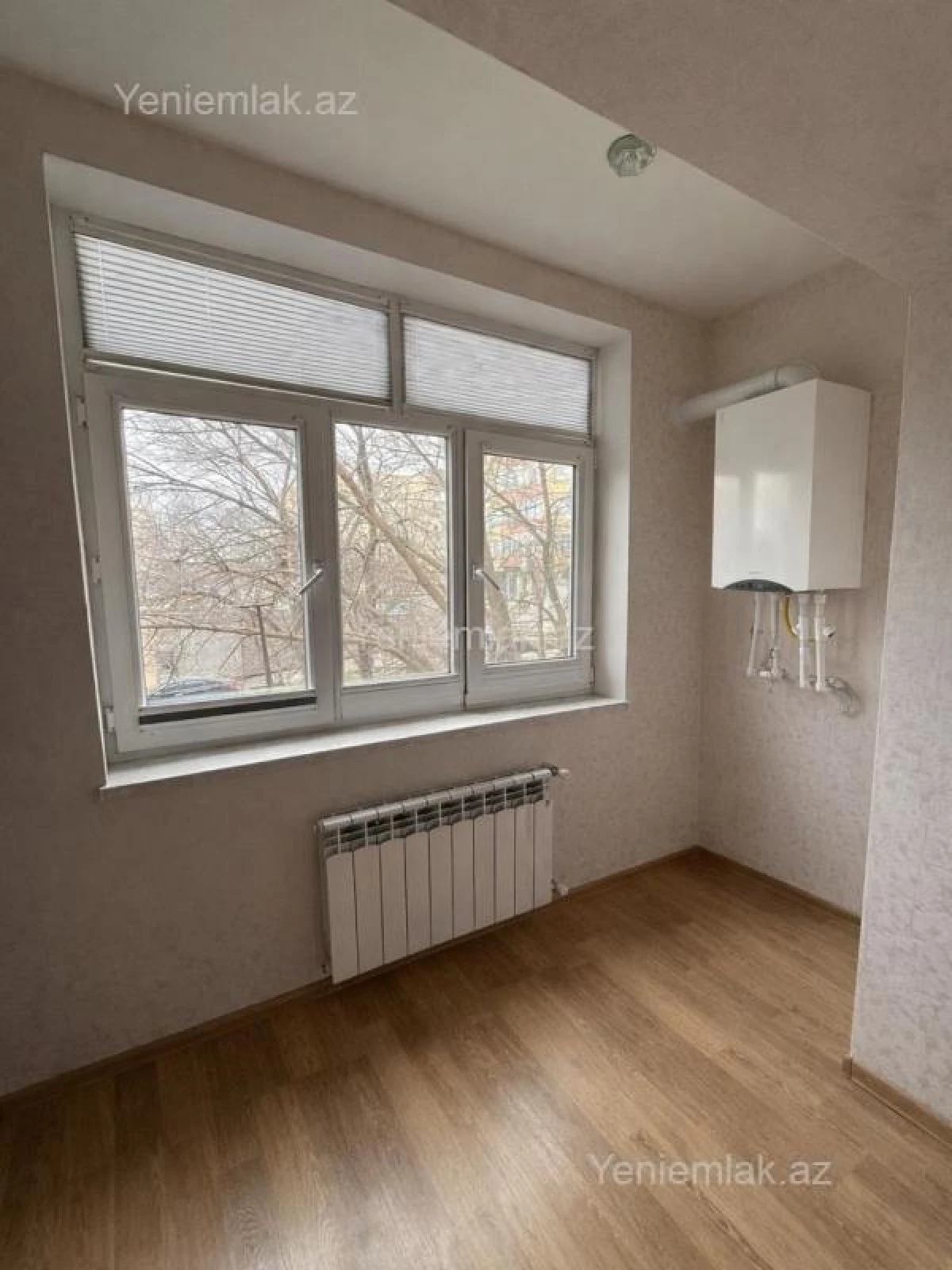Satılır 2 otaqlı köhnə tikili 65 m²