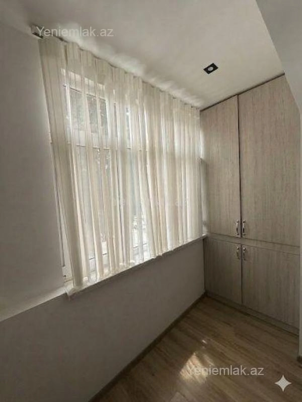 Satılır 2 otaqlı köhnə tikili 65 m²