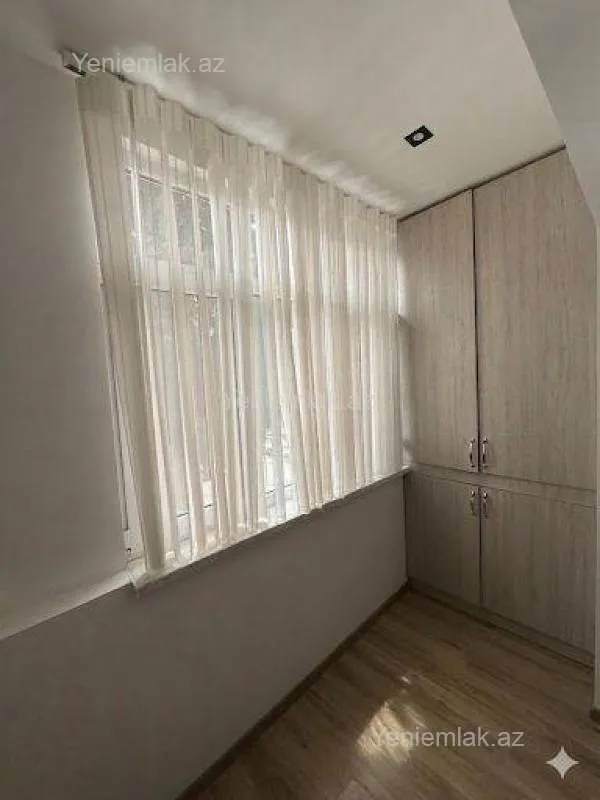 Satılır 2 otaqlı köhnə tikili 65 m²