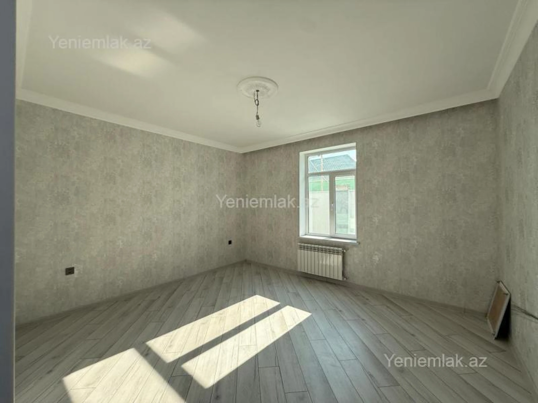Satılır 5 otaqlı həyət evi 220 m²