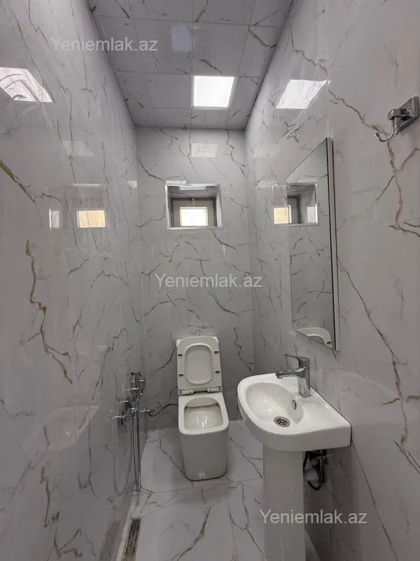 Satılır 5 otaqlı həyət evi 220 m²