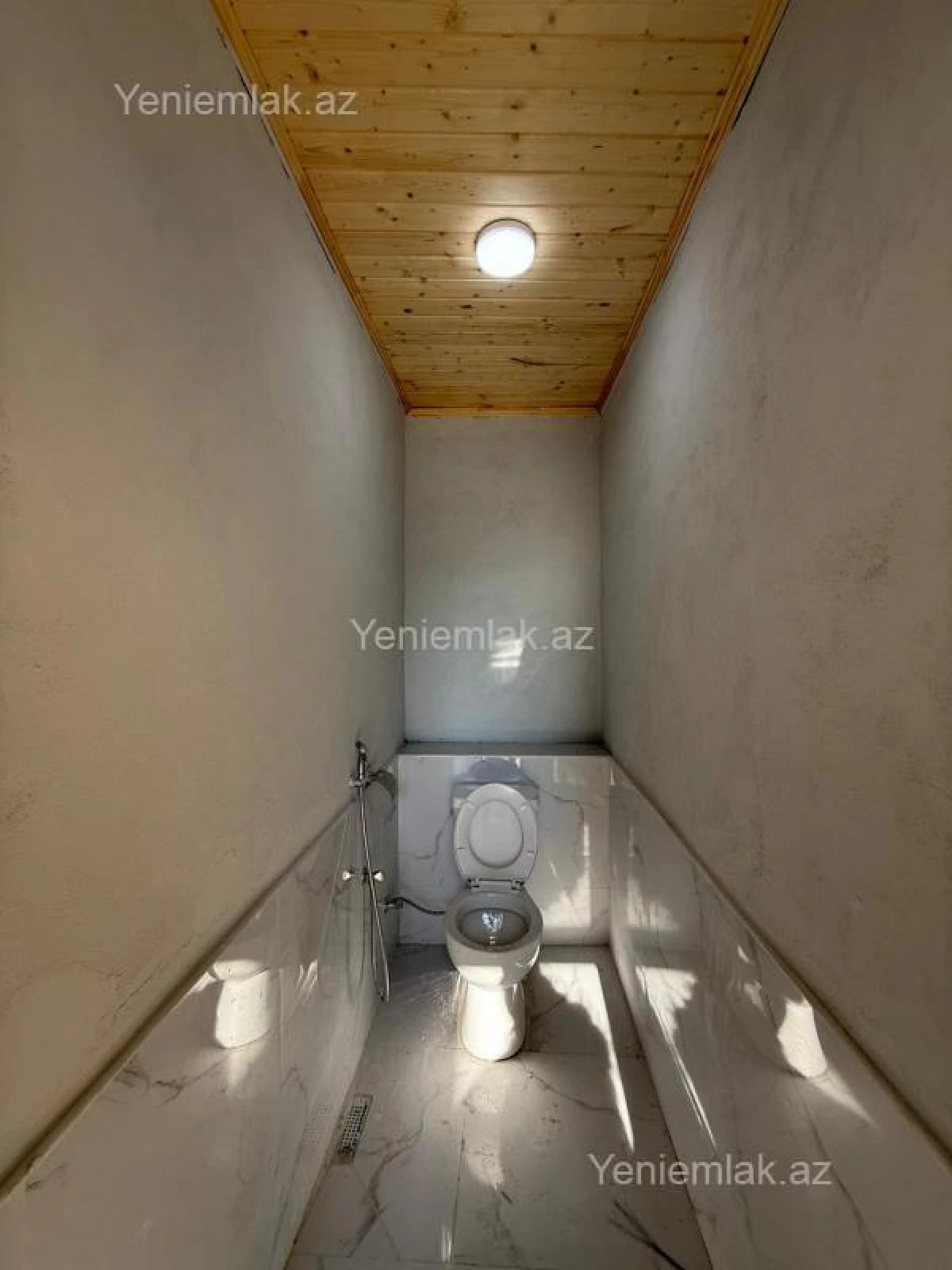 Satılır 5 otaqlı həyət evi 220 m²