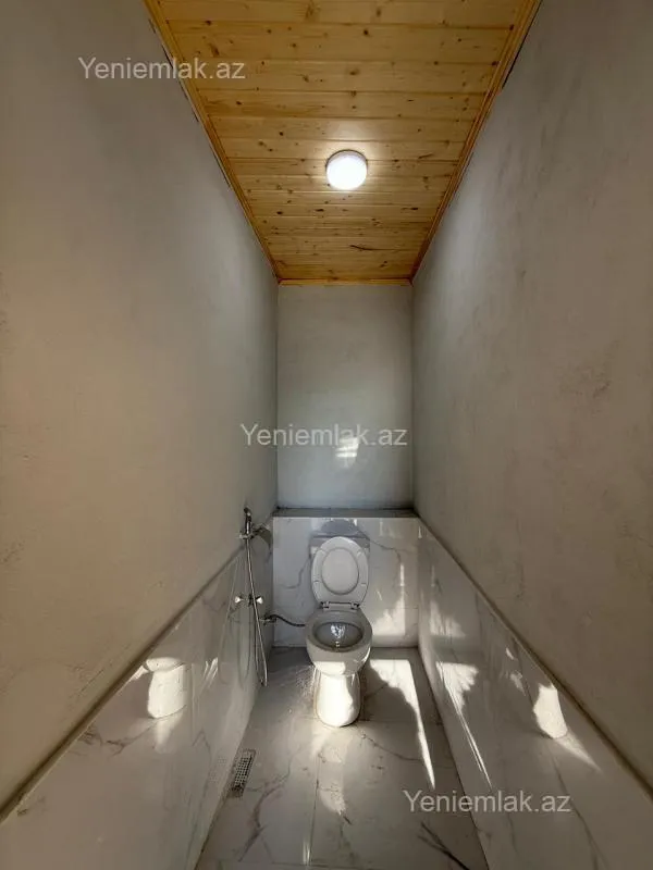 Satılır 5 otaqlı həyət evi 220 m²