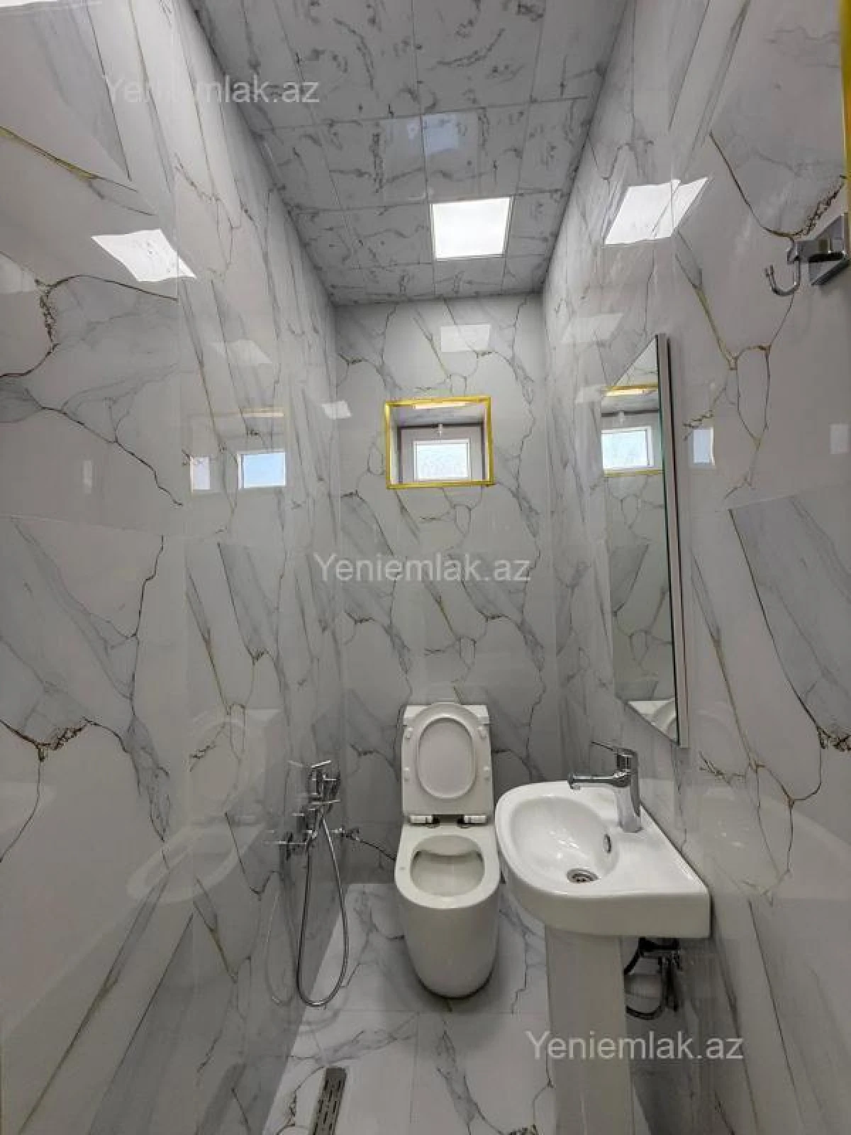 Satılır 5 otaqlı həyət evi 220 m²