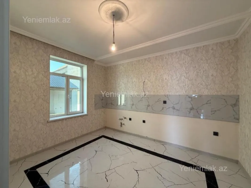 Satılır 5 otaqlı həyət evi 220 m²