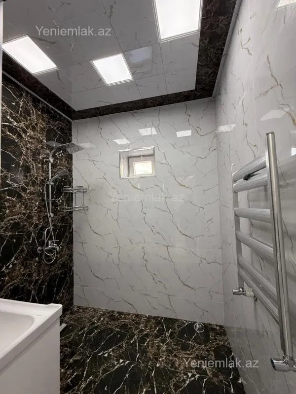 Satılır 5 otaqlı həyət evi 220 m²