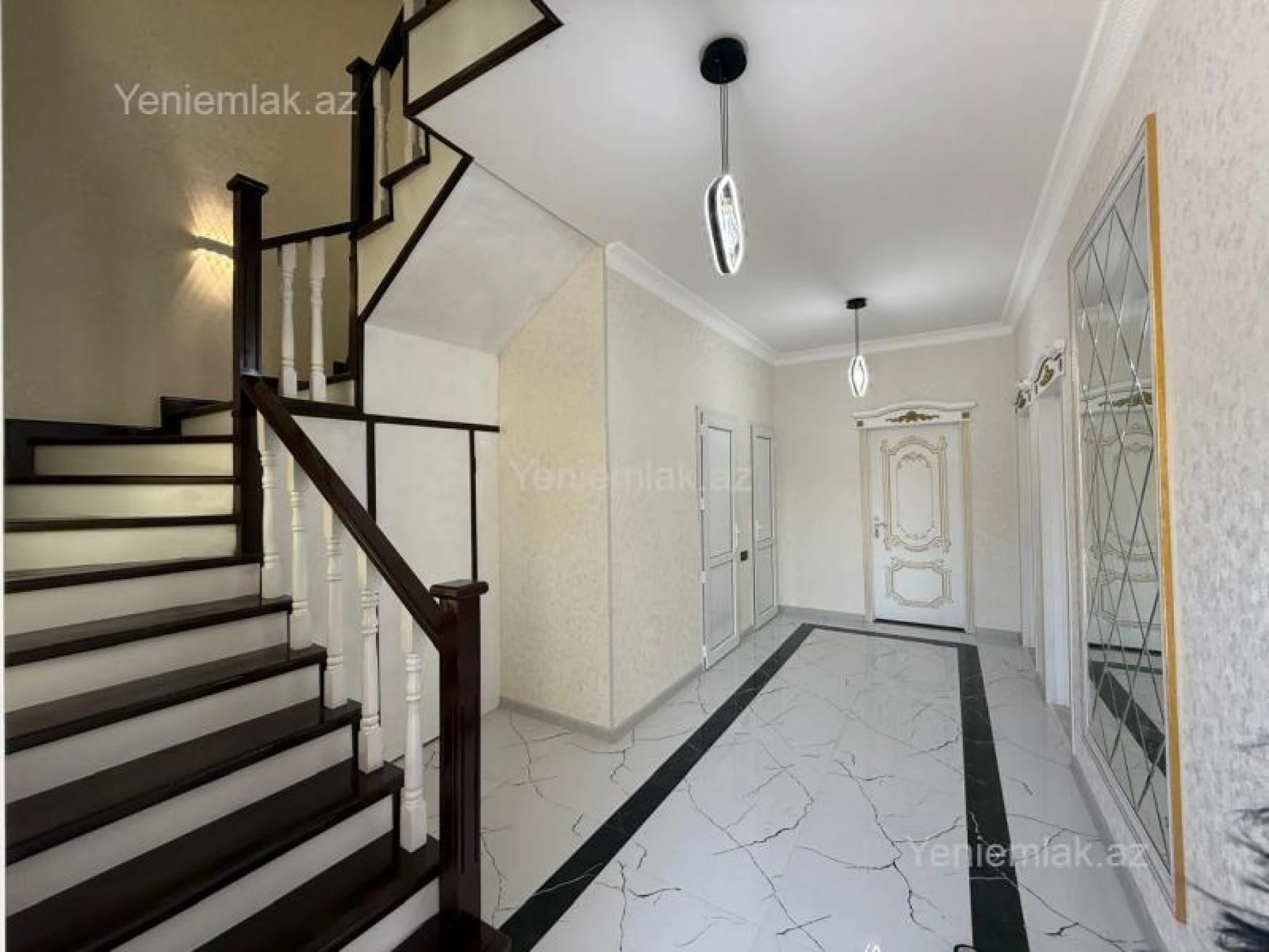 Satılır 5 otaqlı həyət evi 220 m²