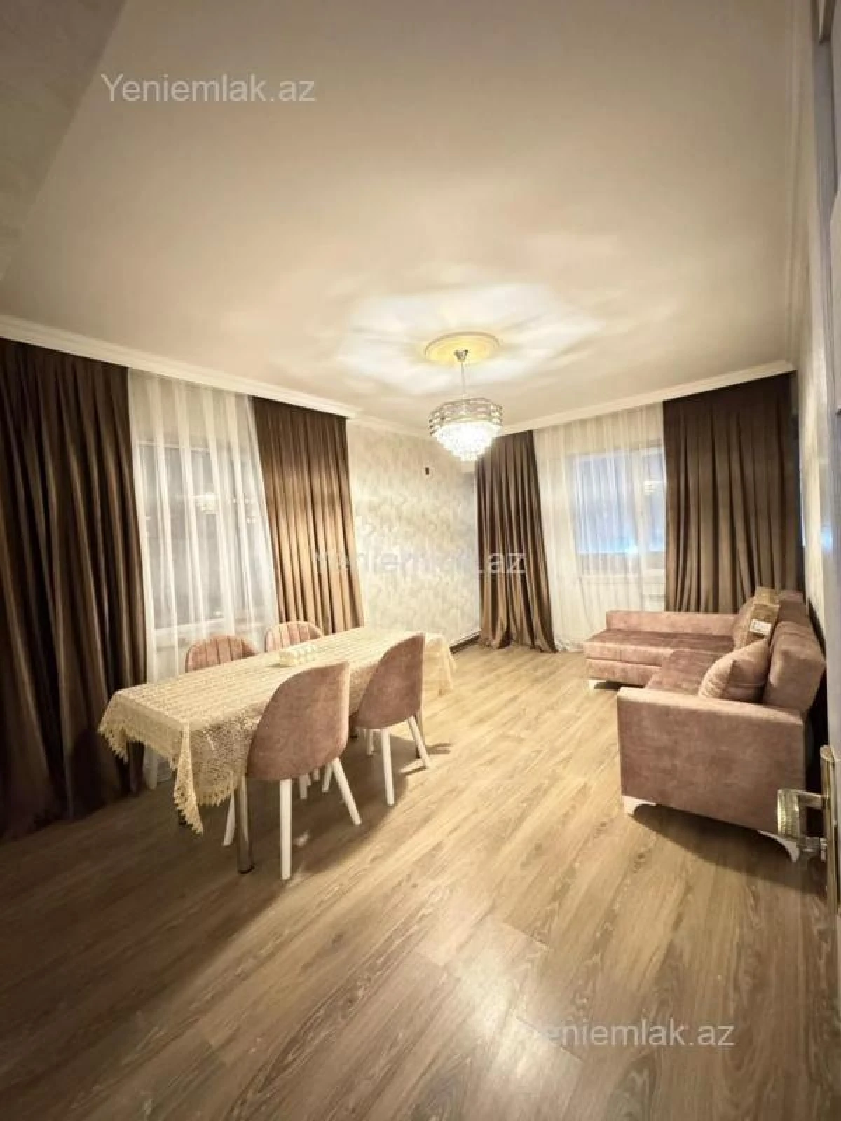 Satılır 2 otaqlı köhnə tikili 62 m²