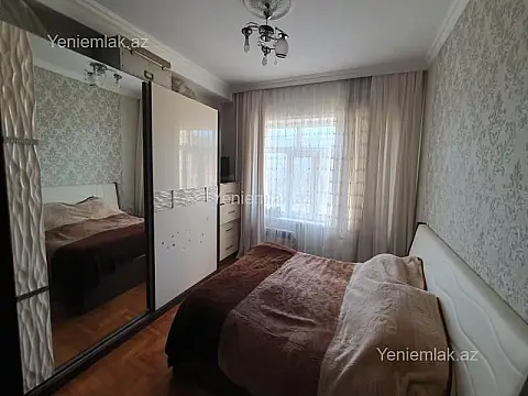 Satılır 3 otaqlı köhnə tikili 90 m²