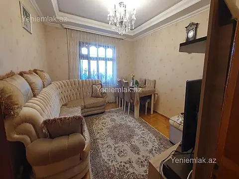 Satılır 3 otaqlı köhnə tikili 90 m²