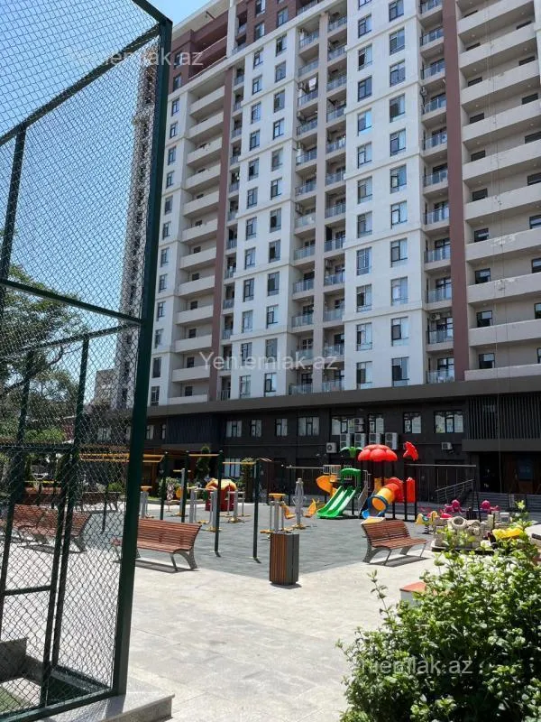 Satılır 3 otaqlı yeni tikili 135 m²