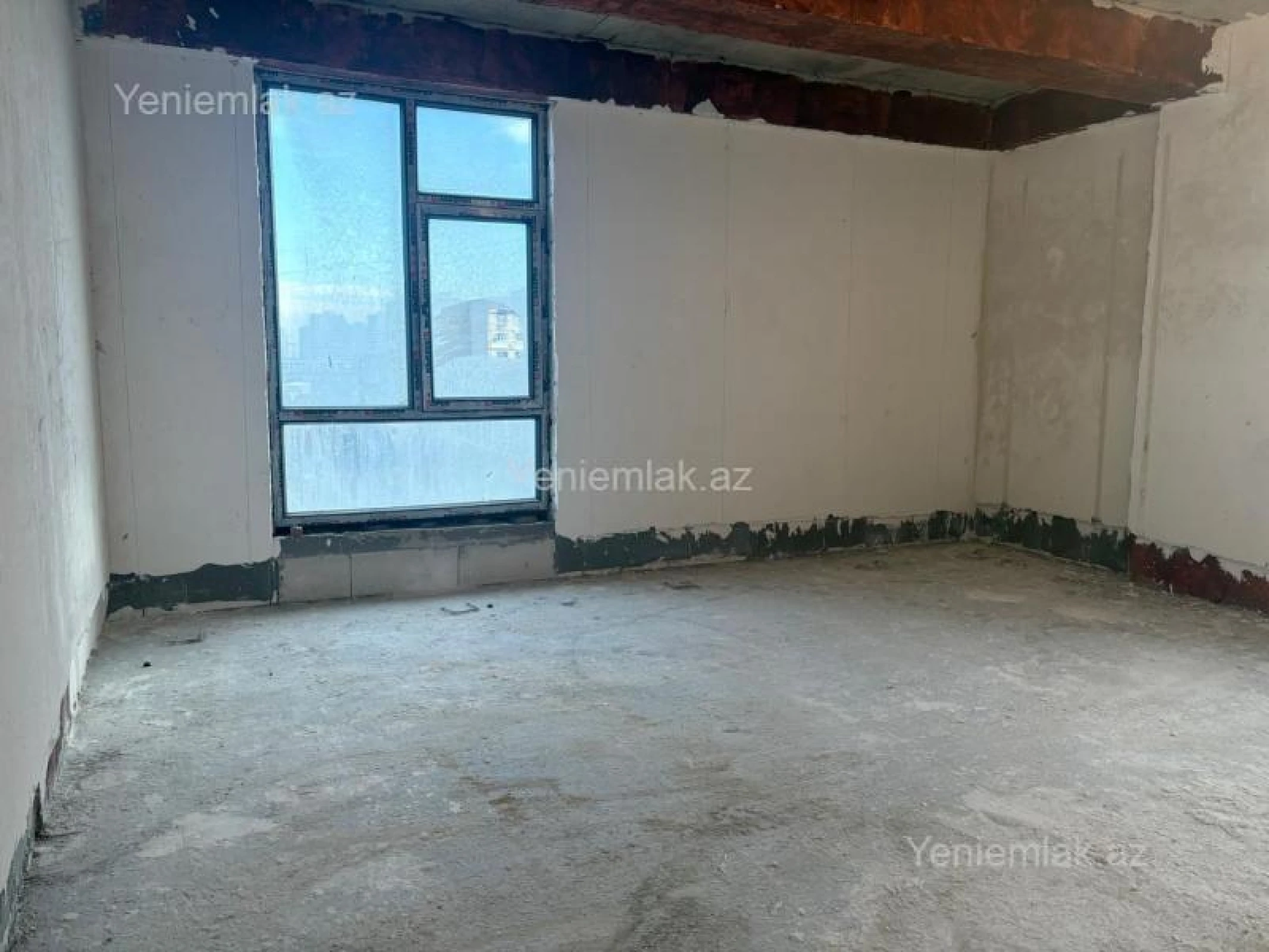 Satılır 3 otaqlı yeni tikili 135 m²