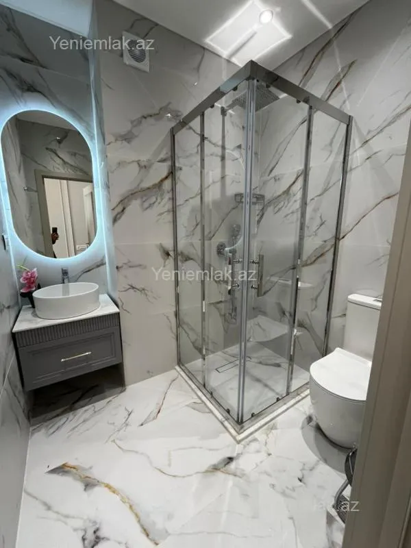 Satılır 3 otaqlı yeni tikili 130 m²