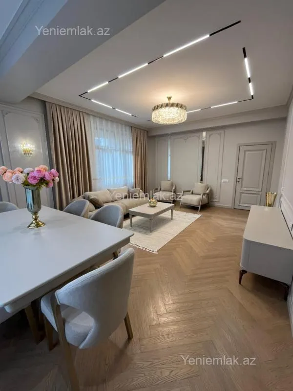 Satılır 3 otaqlı yeni tikili 130 m²