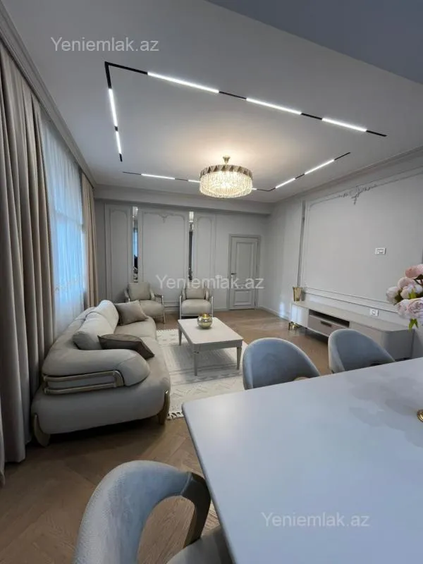 Satılır 3 otaqlı yeni tikili 130 m²