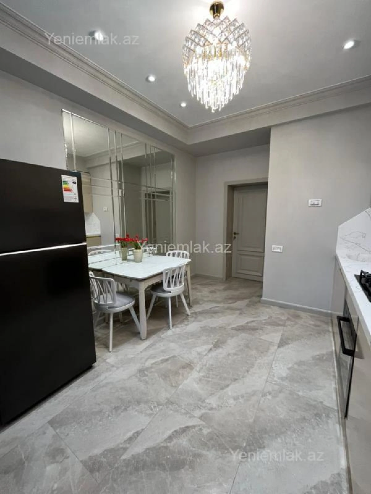Satılır 3 otaqlı yeni tikili 130 m²
