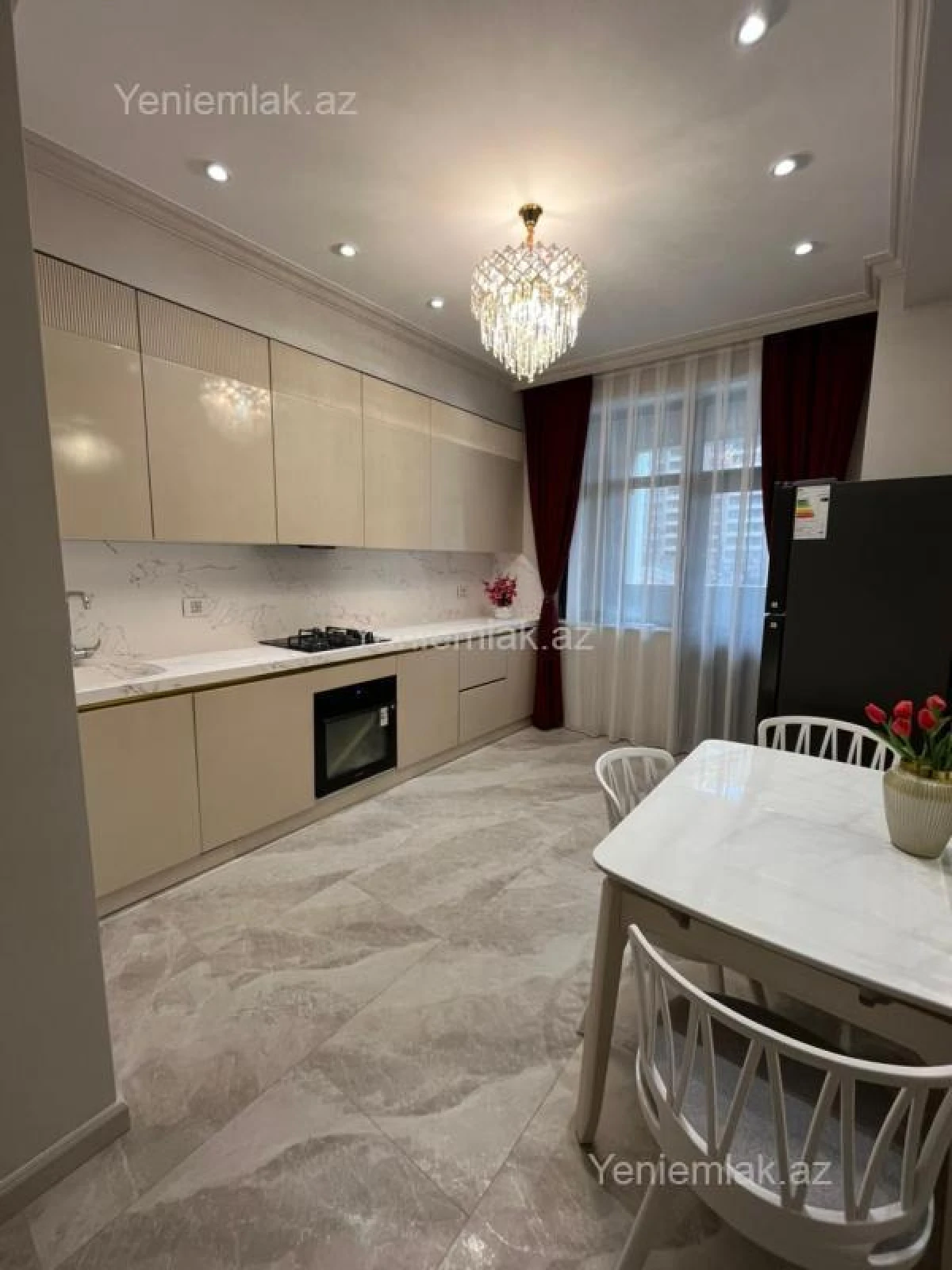 Satılır 3 otaqlı yeni tikili 130 m²