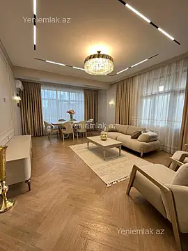 Satılır 3 otaqlı yeni tikili 130 m²