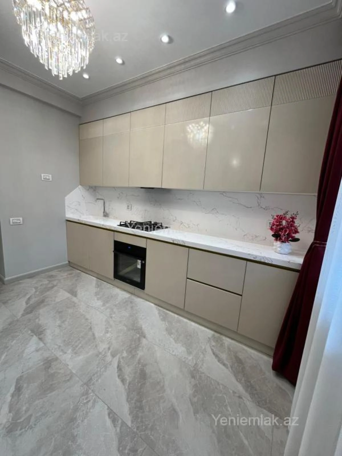 Satılır 3 otaqlı yeni tikili 130 m²