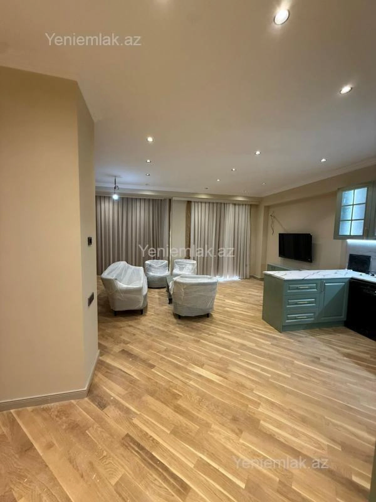 Satılır 3 otaqlı yeni tikili 125 m²