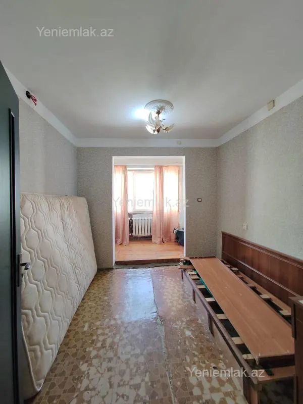 Satılır 3 otaqlı köhnə tikili 80 m²