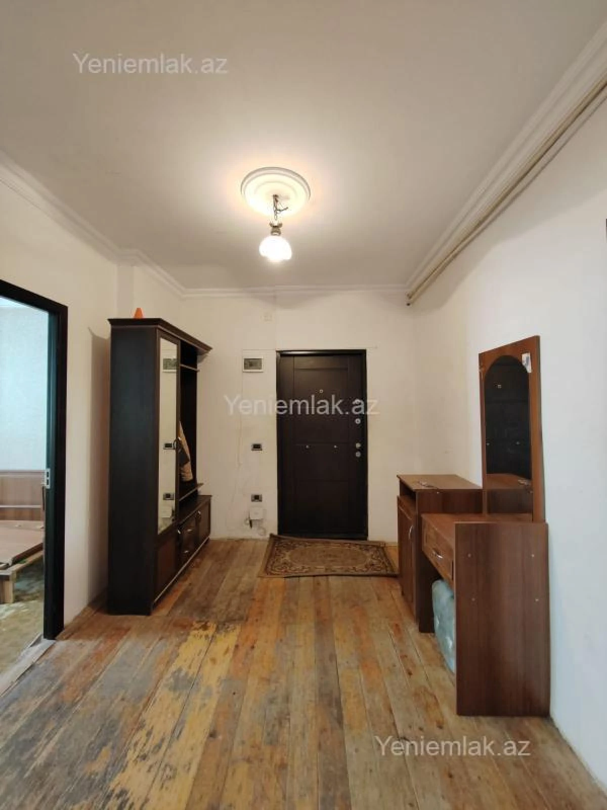 Satılır 3 otaqlı köhnə tikili 80 m²