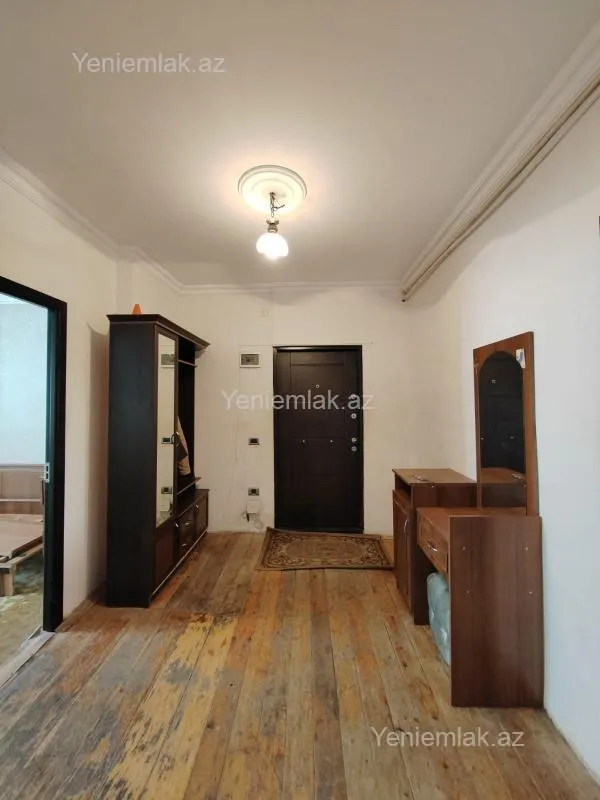 Satılır 3 otaqlı köhnə tikili 80 m²