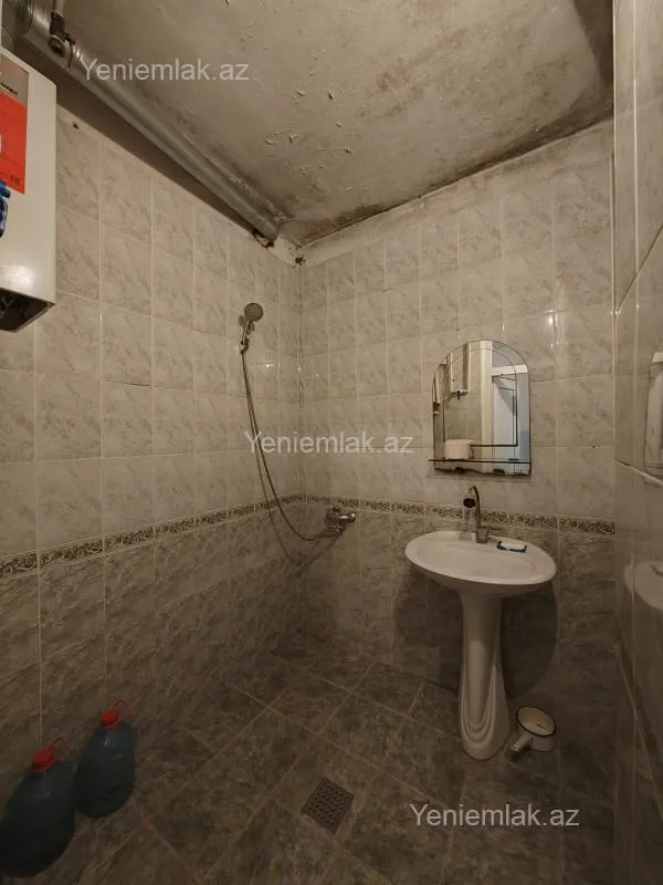 Satılır 3 otaqlı köhnə tikili 80 m²