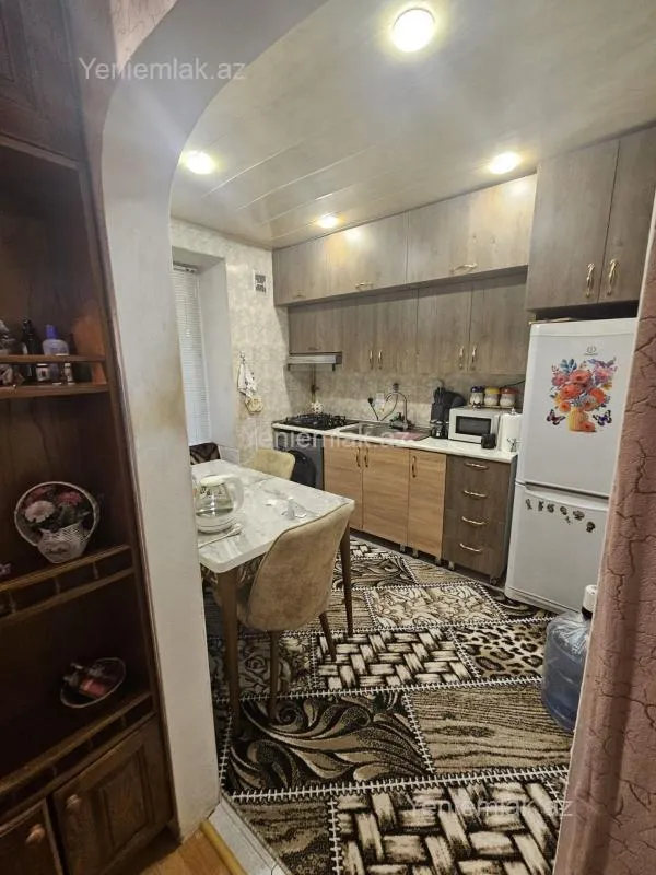 Satılır 3 otaqlı köhnə tikili 70 m²