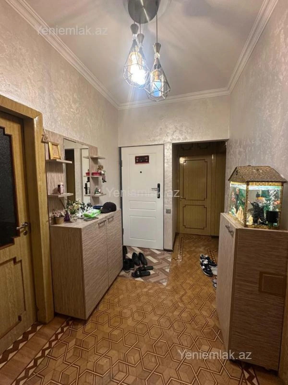 Satılır 4 otaqlı köhnə tikili 100 m²