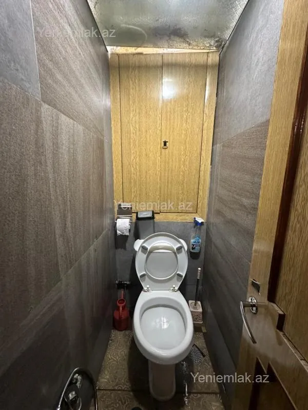 Satılır 4 otaqlı köhnə tikili 100 m²