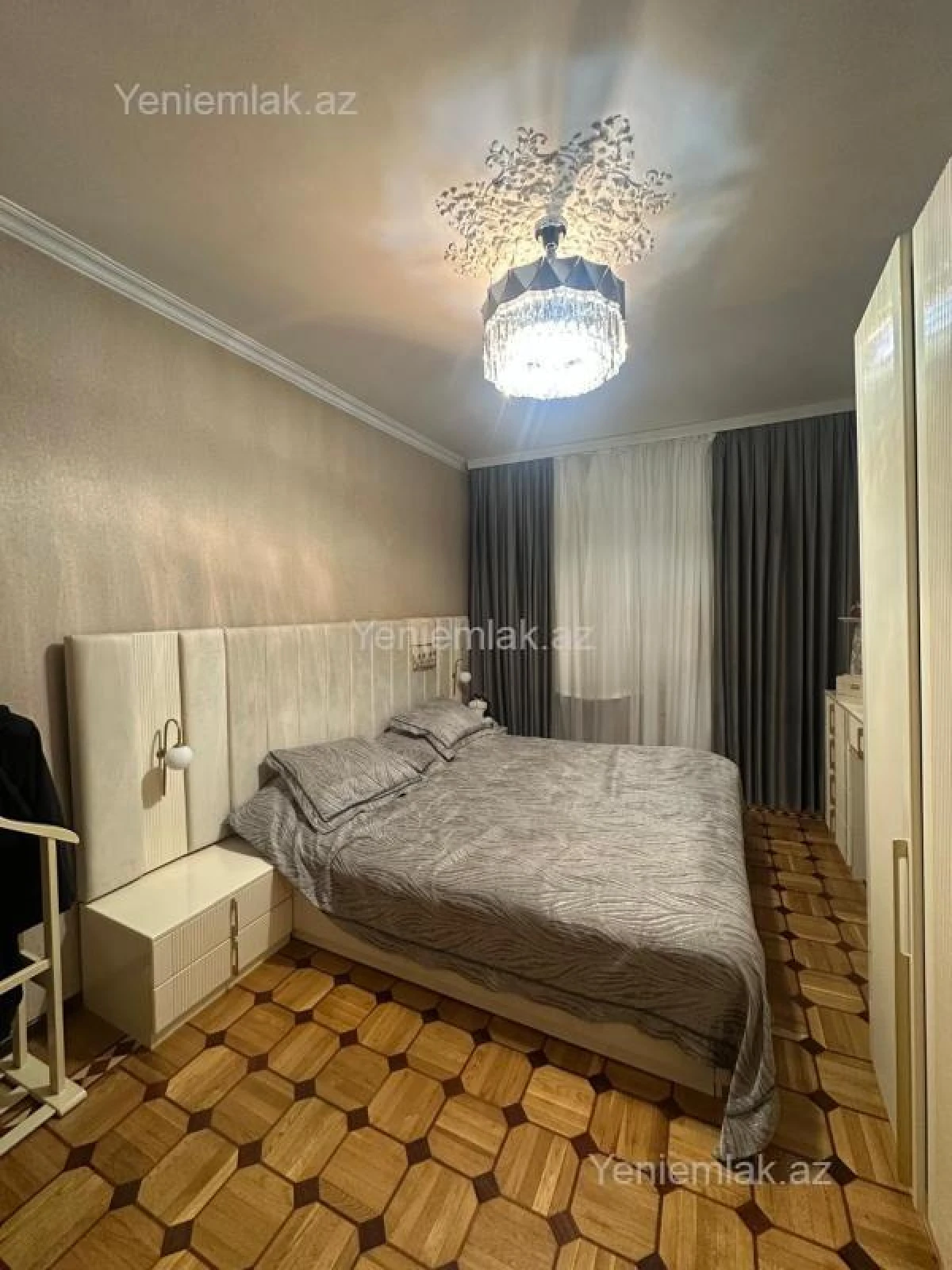 Satılır 4 otaqlı köhnə tikili 100 m²