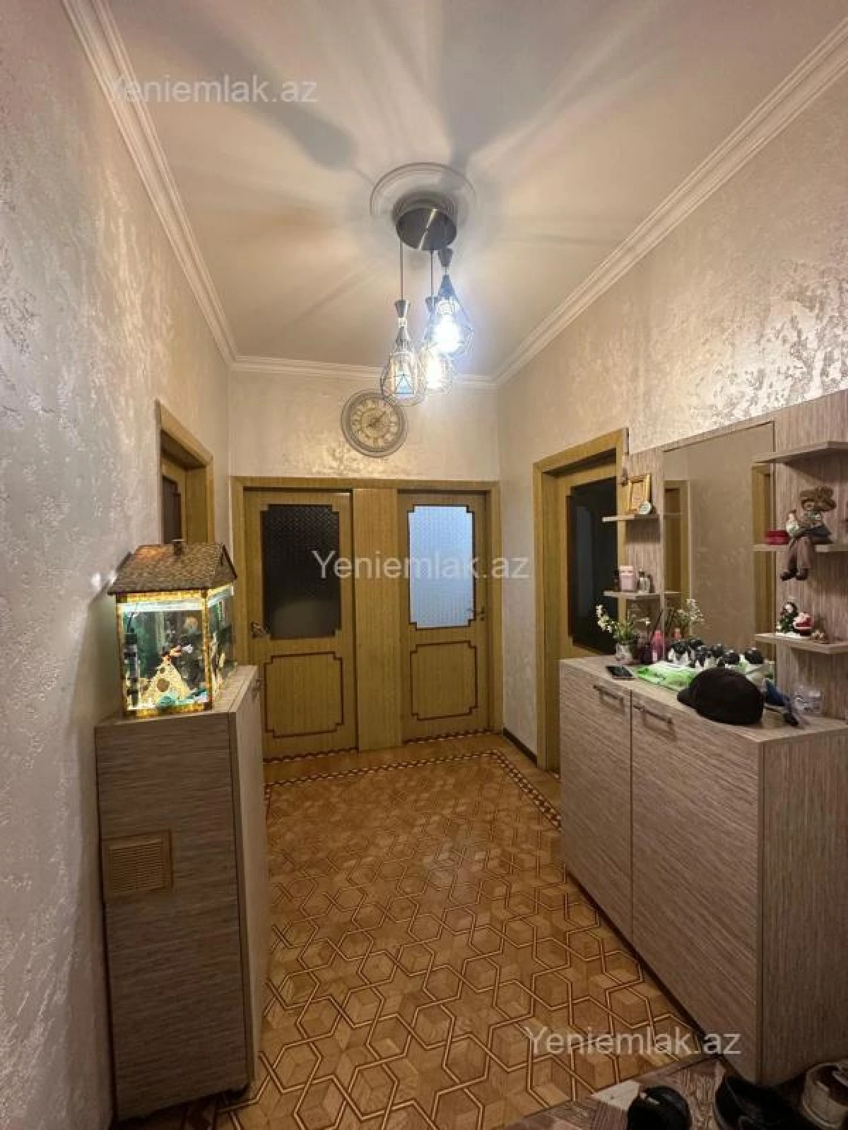 Satılır 4 otaqlı köhnə tikili 100 m²