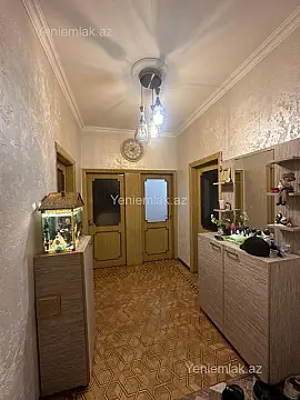 Satılır 4 otaqlı köhnə tikili 100 m²