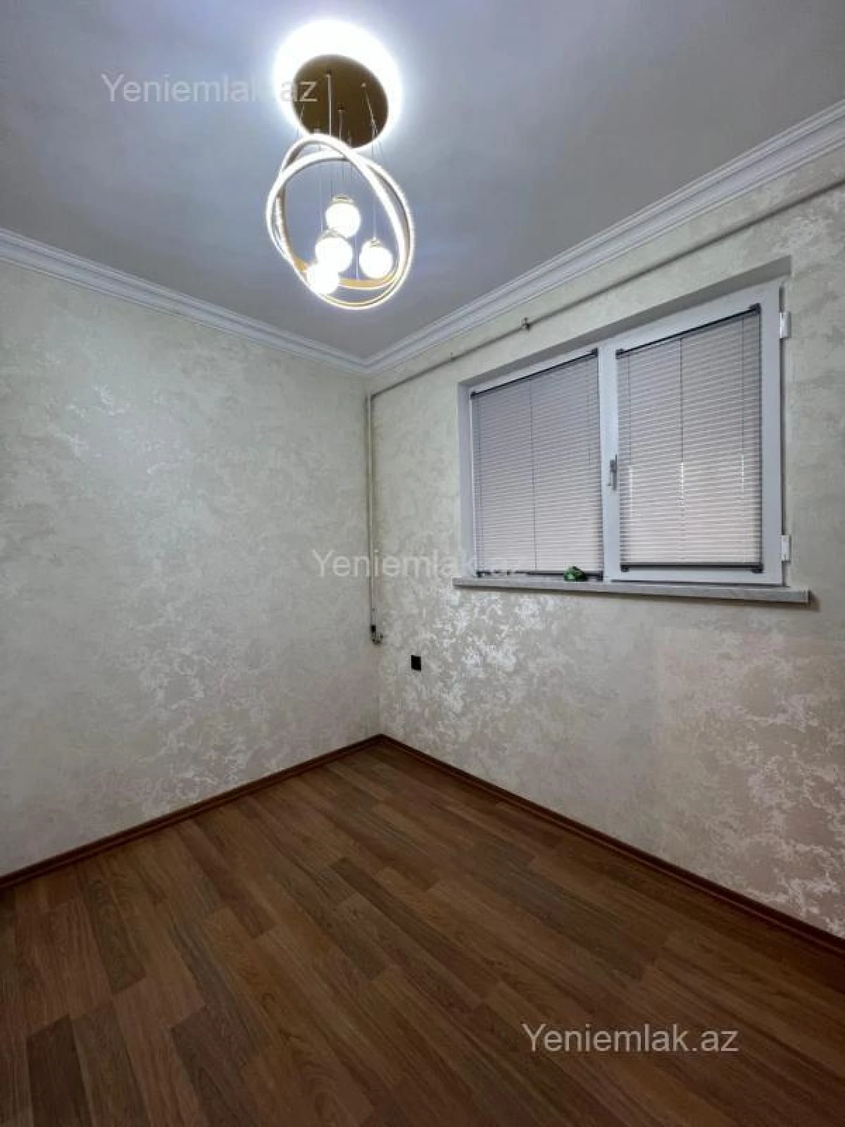 Satılır 3 otaqlı köhnə tikili 65 m²