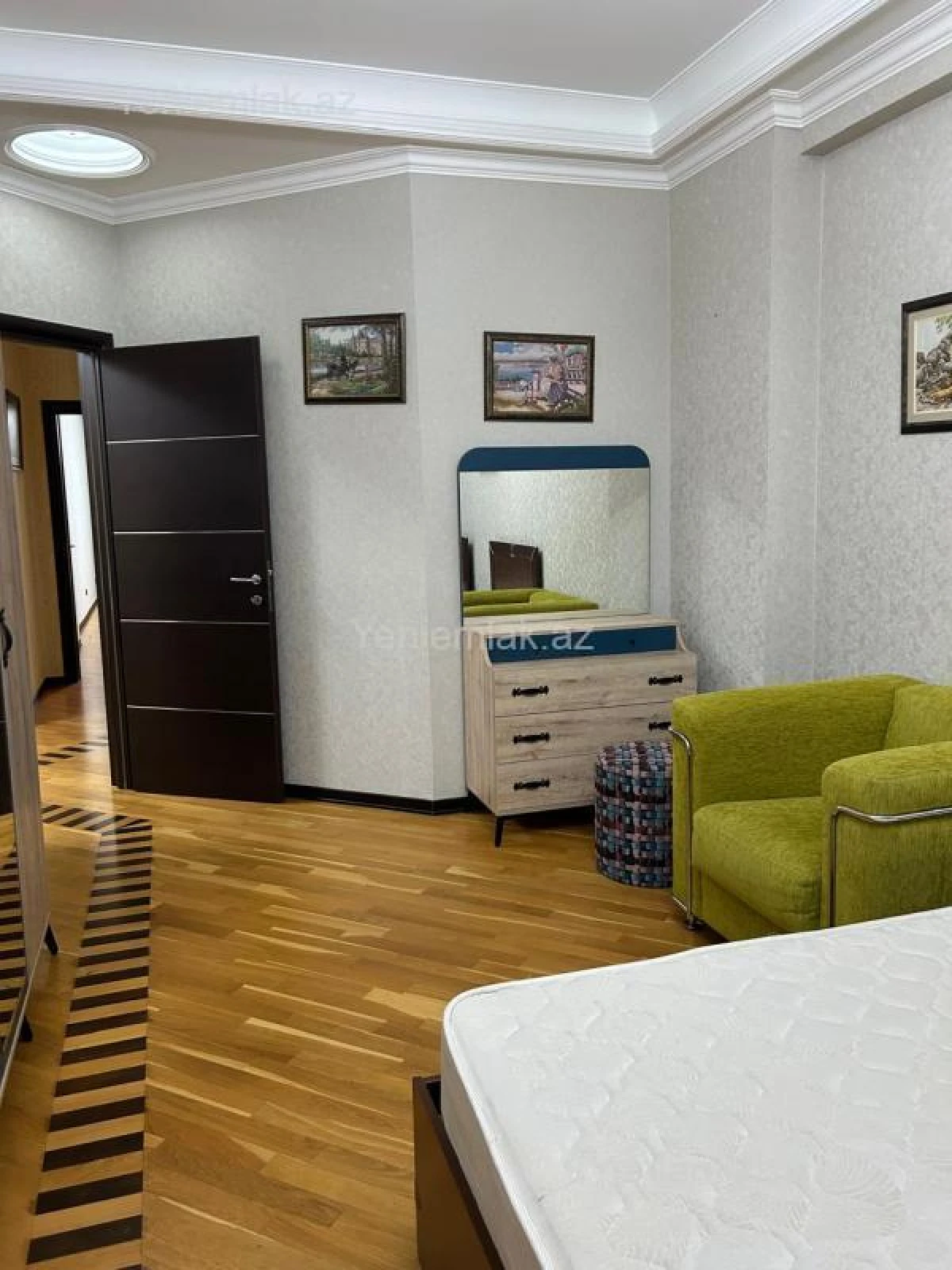 Satılır 3 otaqlı yeni tikili 137 m²