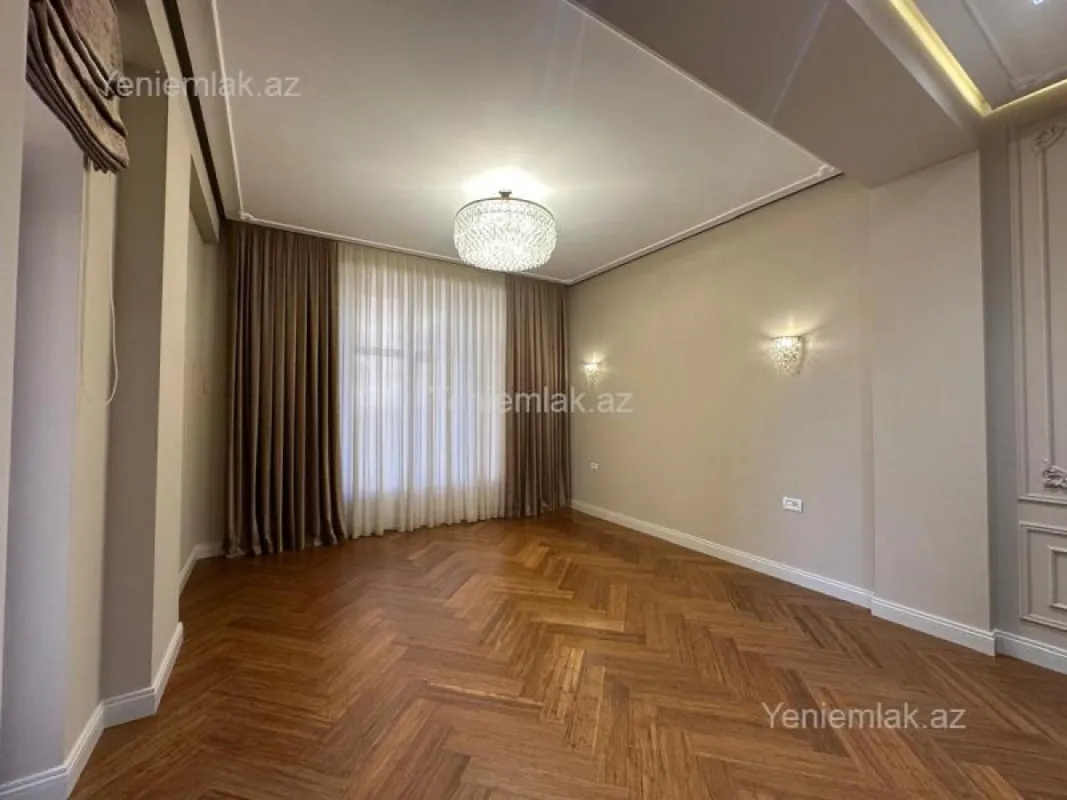 Satılır 4 otaqlı yeni tikili 240 m²