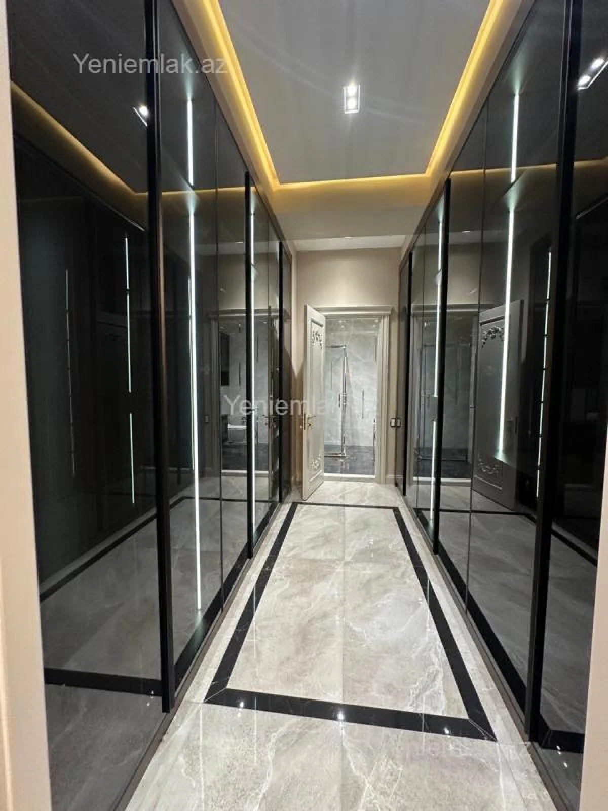 Satılır 4 otaqlı yeni tikili 240 m²