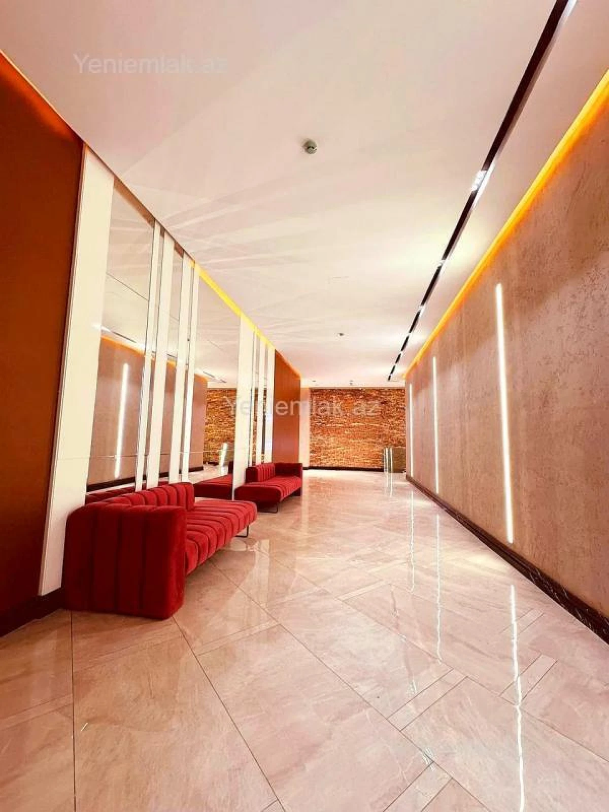 Satılır 2 otaqlı yeni tikili 60.5 m²