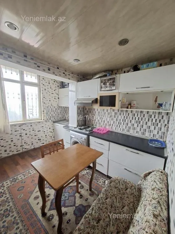 Satılır 2 otaqlı köhnə tikili 60 m²