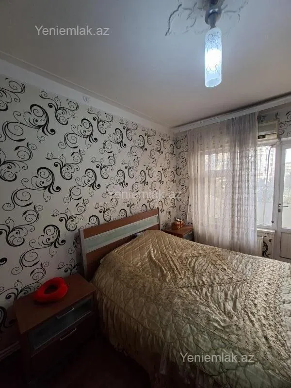 Satılır 2 otaqlı köhnə tikili 60 m²