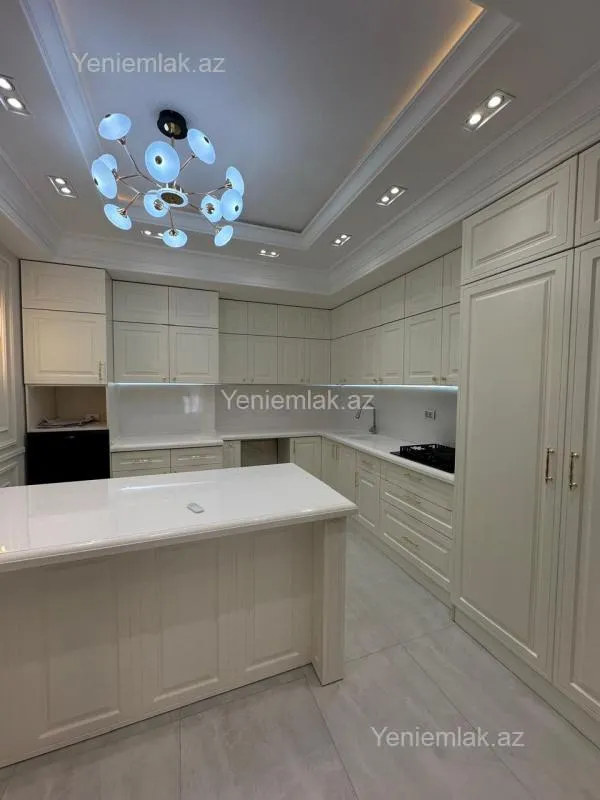 Satılır 4 otaqlı yeni tikili 171 m²