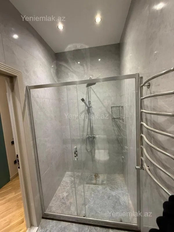 Satılır 3 otaqlı yeni tikili 125 m²